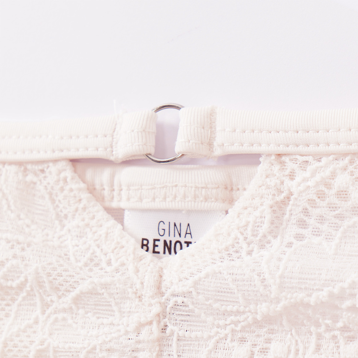 Damen String mit Spitze
