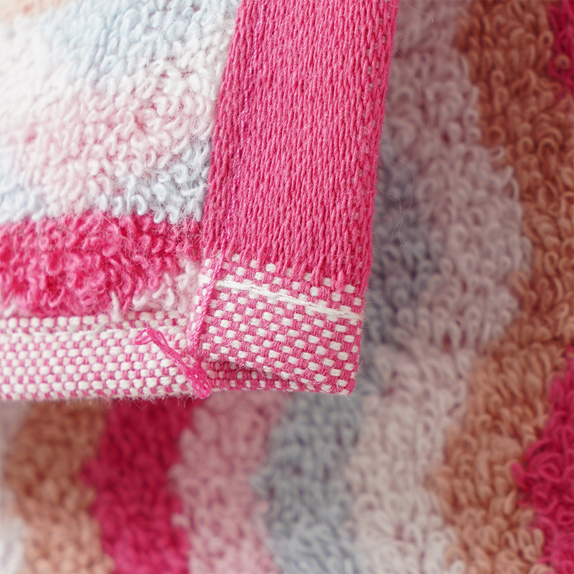 Gastendoek met zigzagpatroon