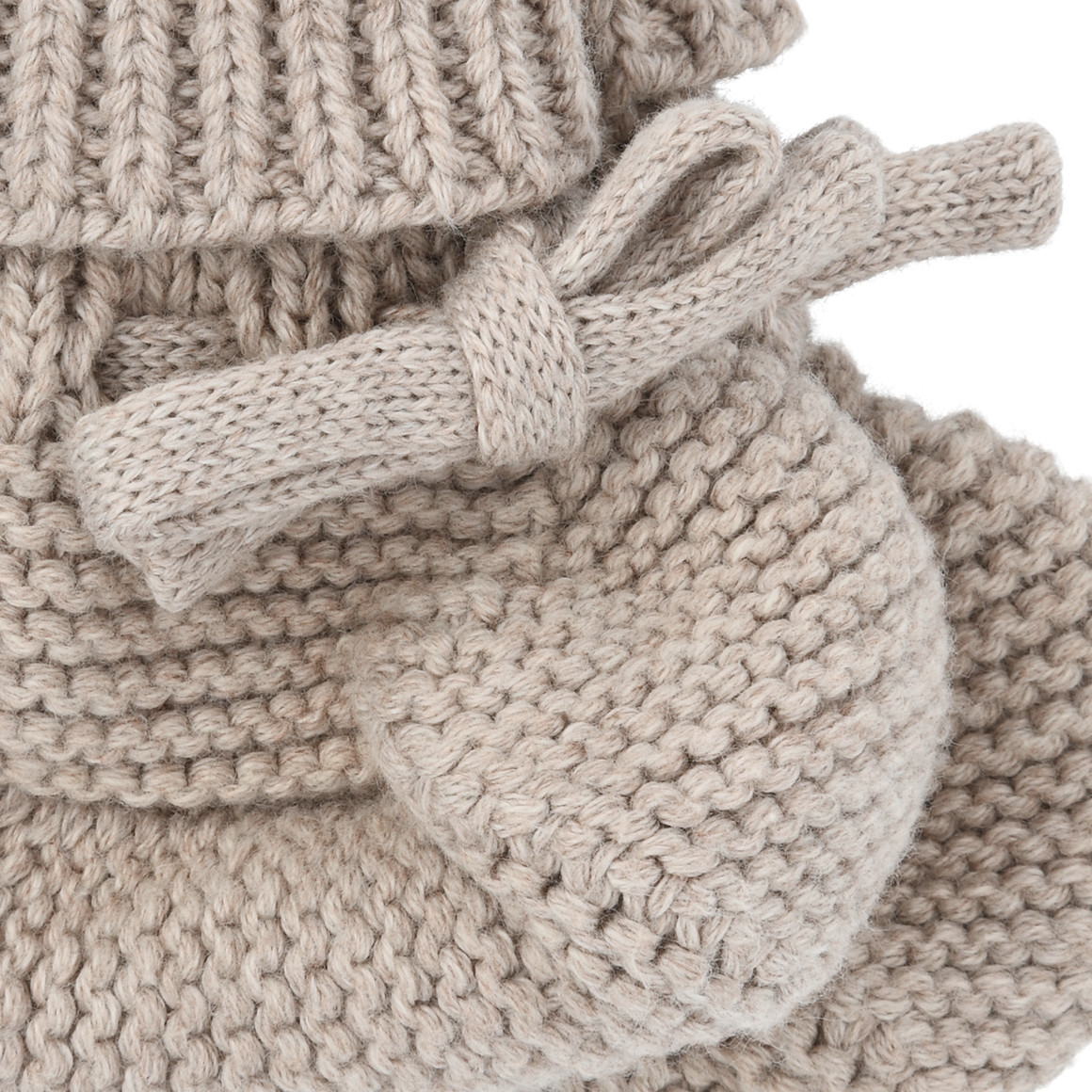 1 Paar Newborn Strickschühchen mit Schnürung
