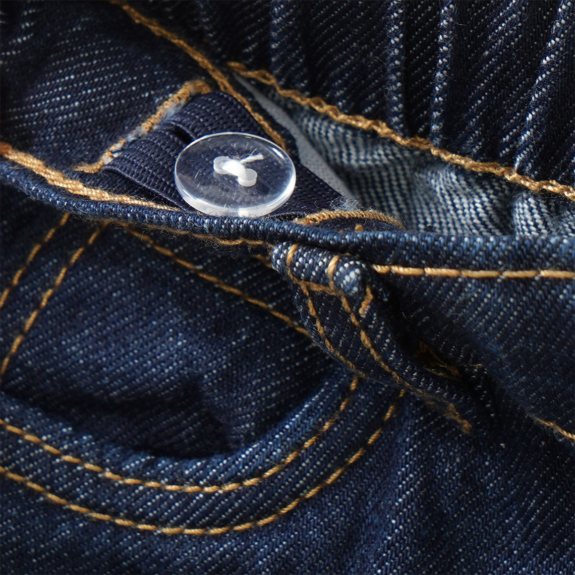 Baby Barrel-Jeans aus Raw Denim