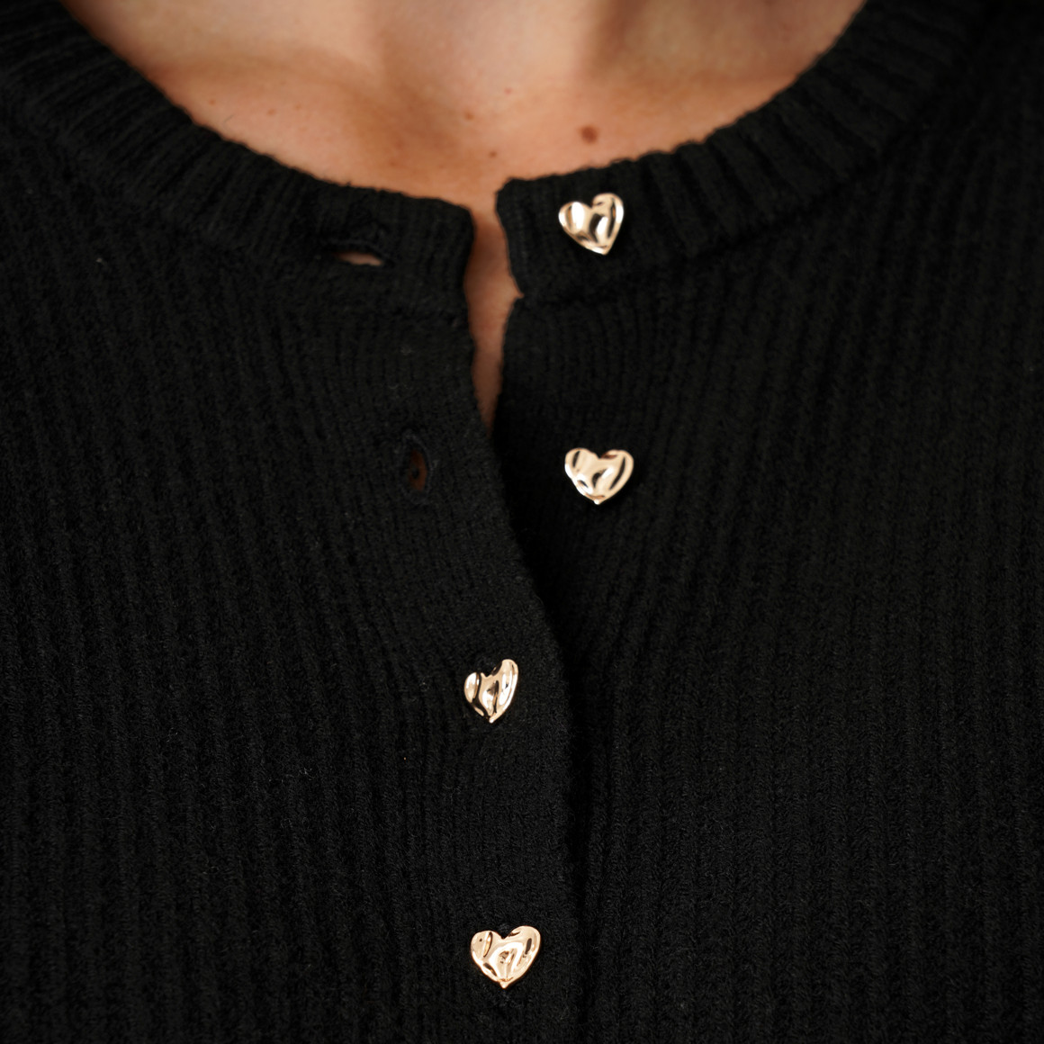 Damen Strickjacke mit Herzknöpfen