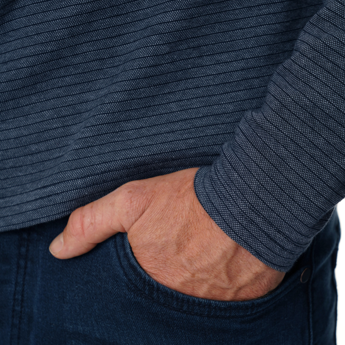 Herren Poloshirt mit leichten Streifen