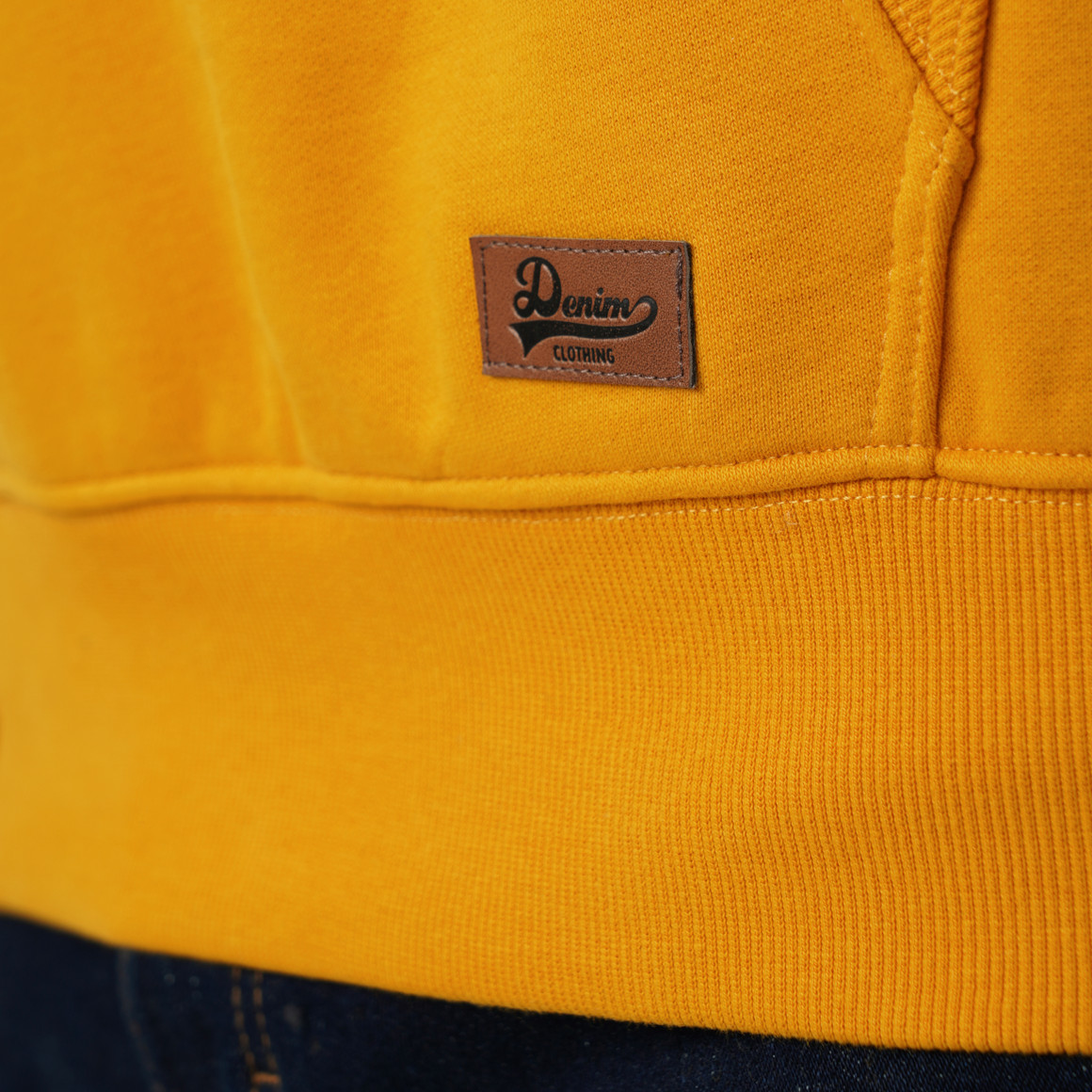 Herren Hoodie mit geprägtem Schriftzug
