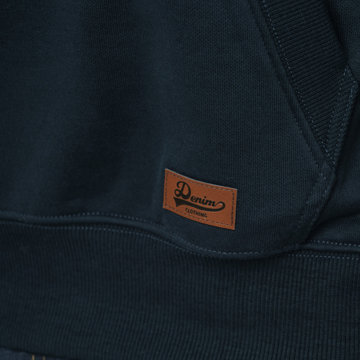 Herren Hoodie mit geprägtem Schriftzug