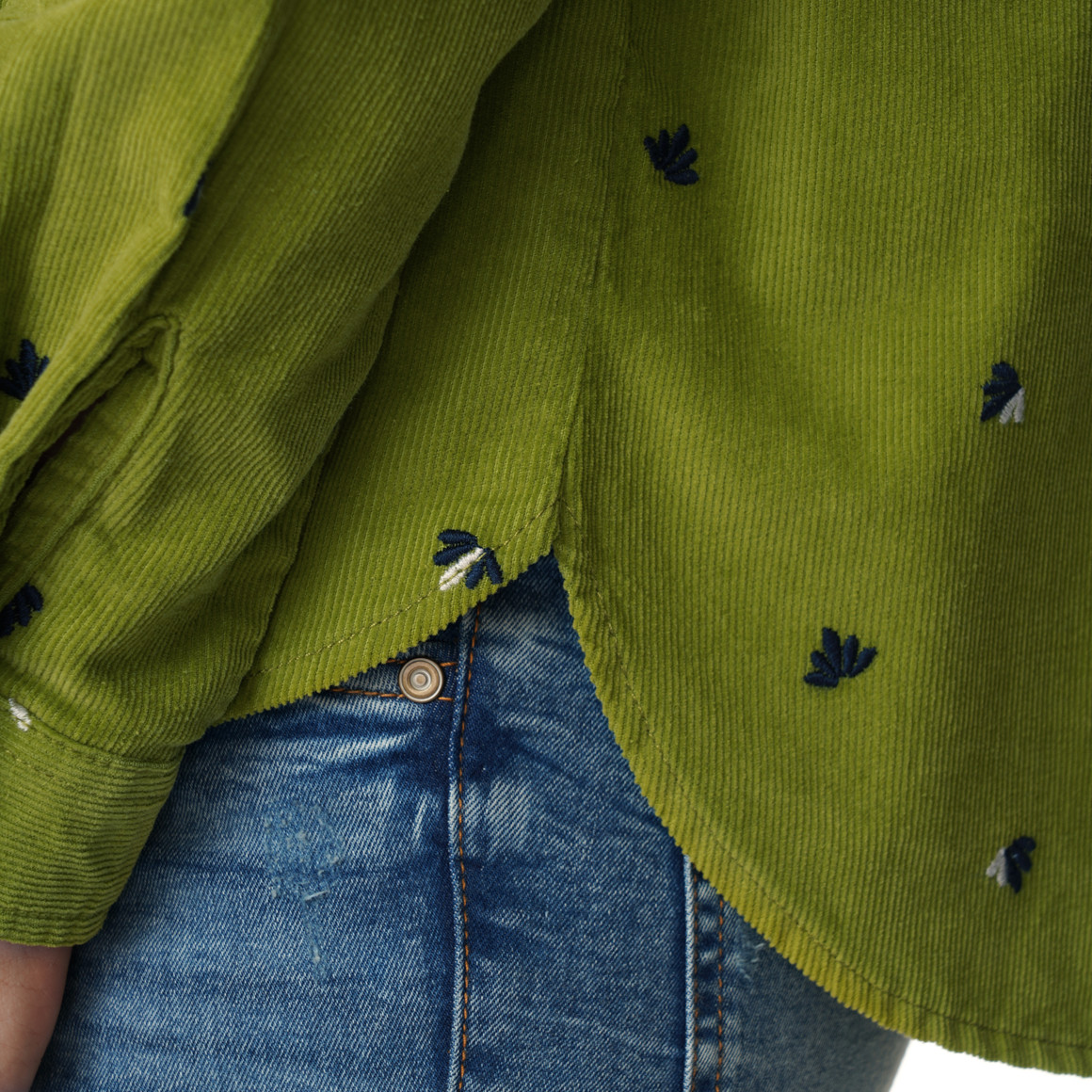 Damen Cordbluse mit floraler Stickerei