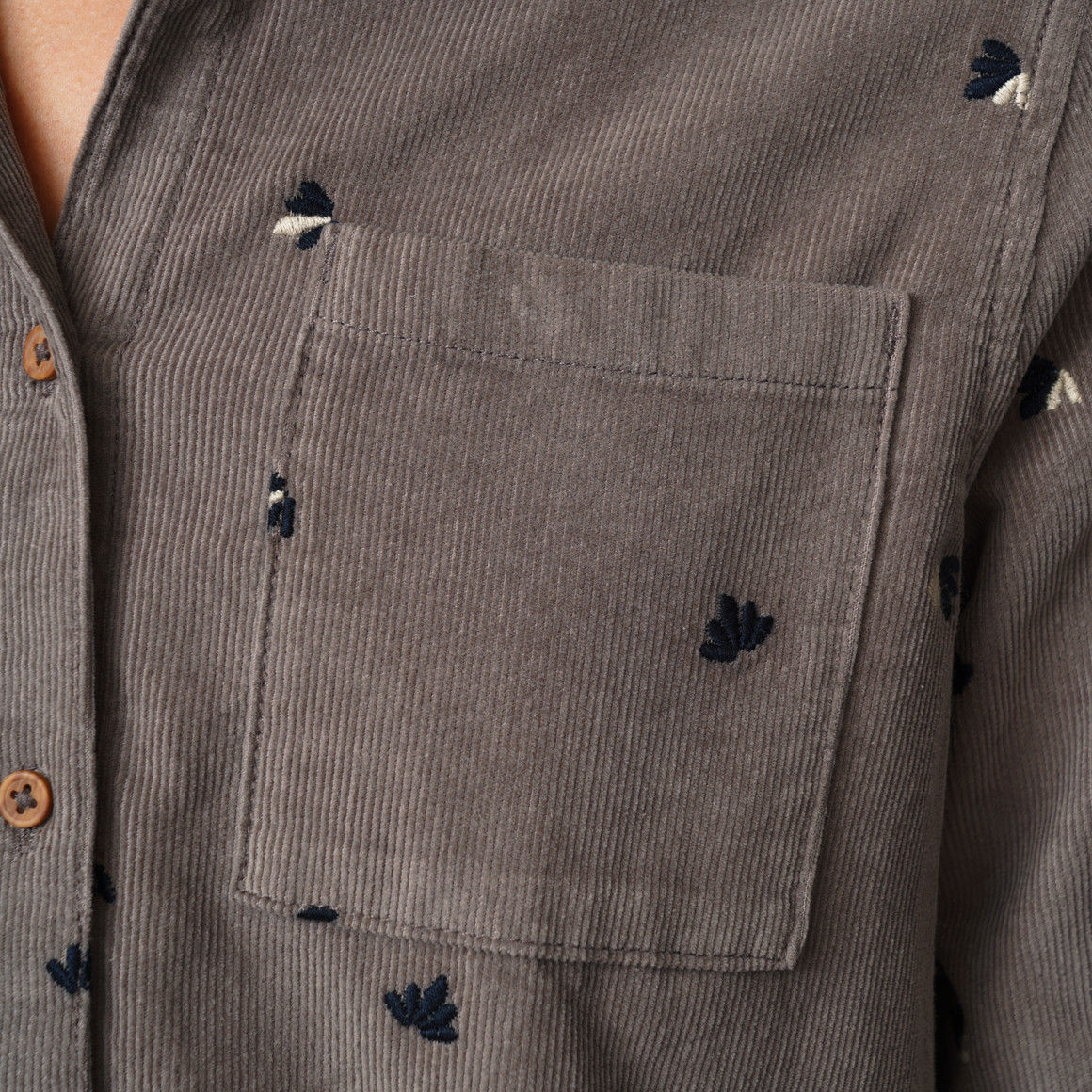 Damen Cordbluse mit floraler Stickerei