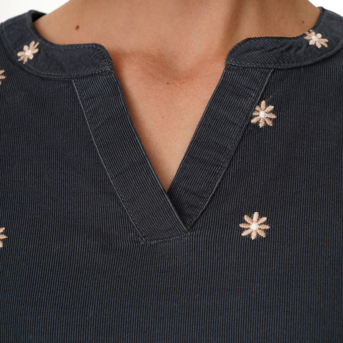 Damen Cord-Kleid mit Stickereien