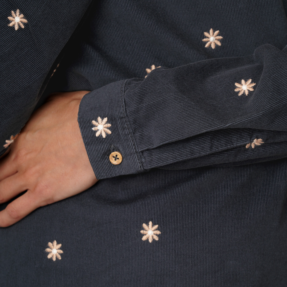Damen Cord-Kleid mit Stickereien