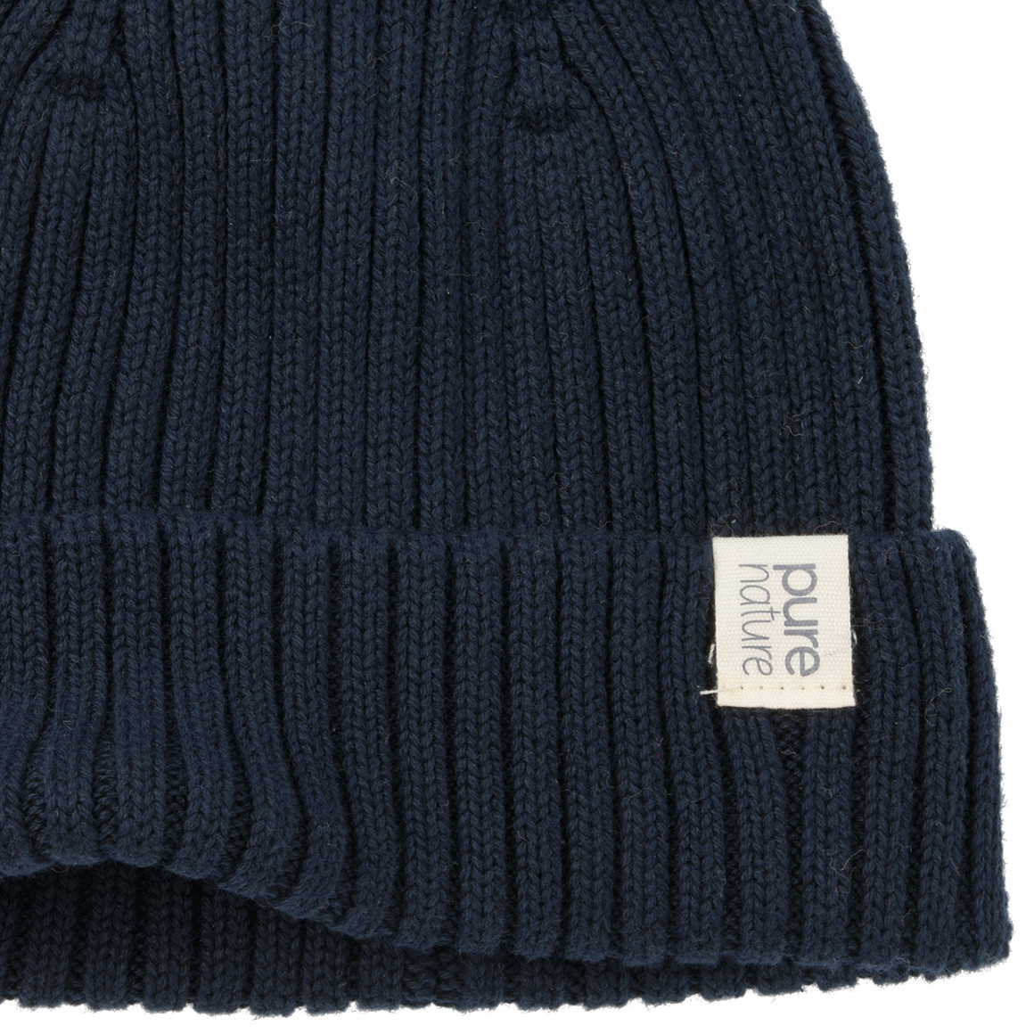 Gebreide babymuts met ribbelstructuur