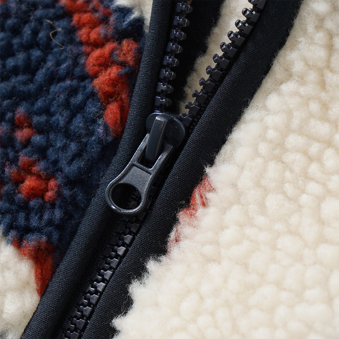 Jungen Teddyjacke mit Planeten-Motiven