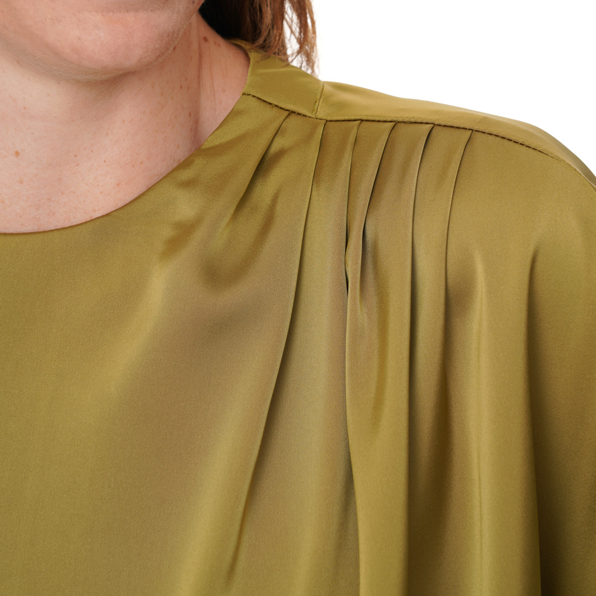 Satijnen damesblouse met plooidetail