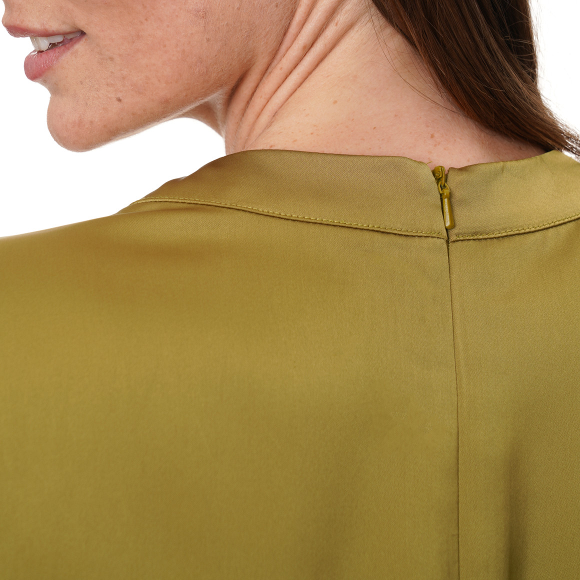 Satijnen damesblouse met plooidetail