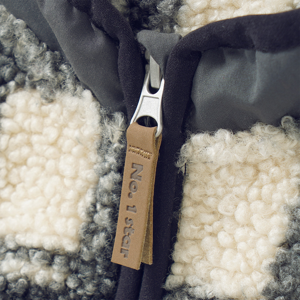Baby Teddyjacke im Karo-Look