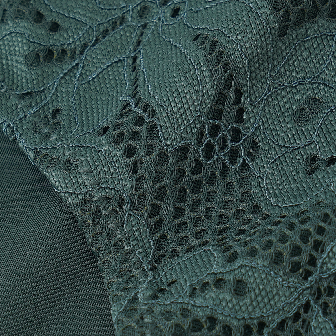 2 Damen Slips mit Spitze