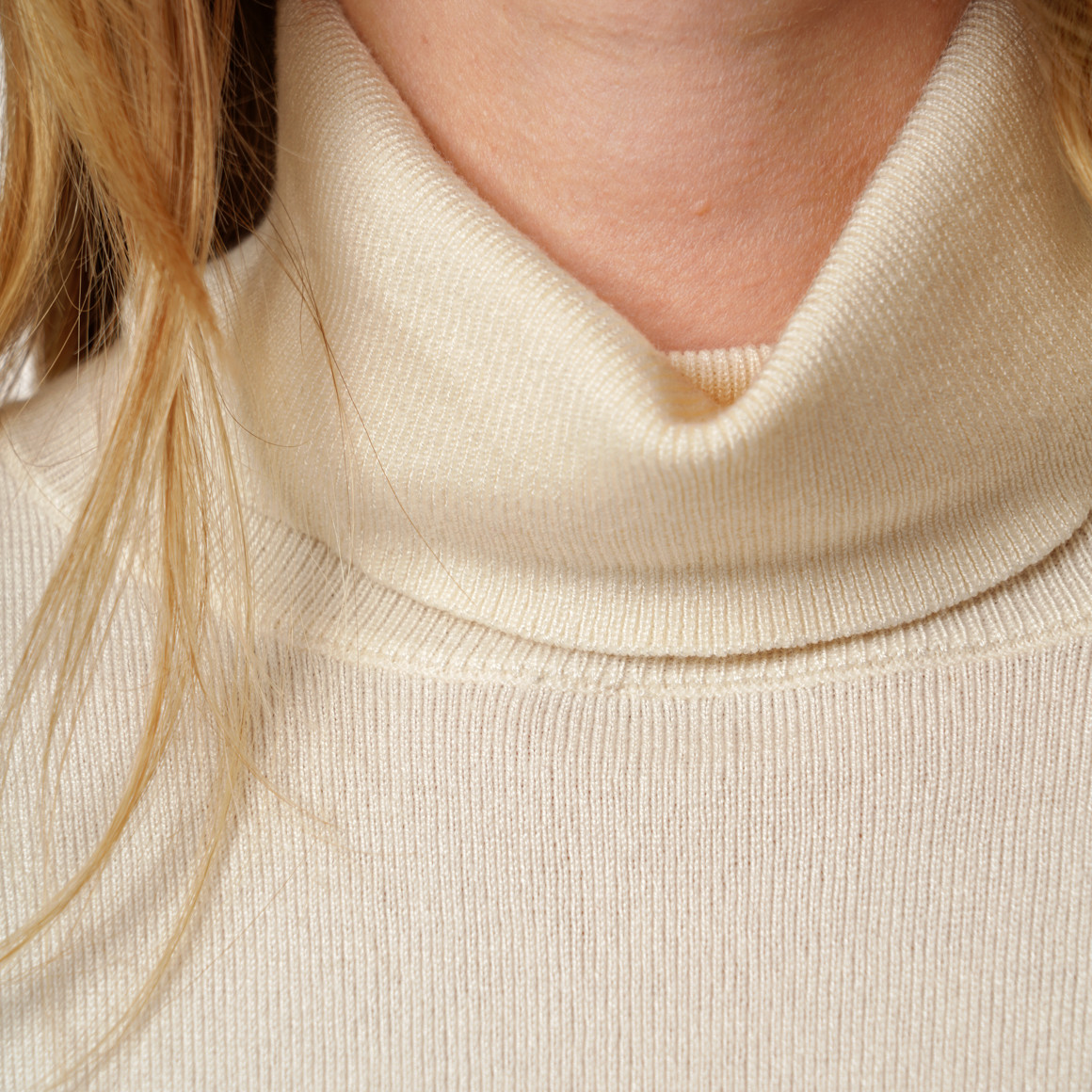 Damen Rollkragenpullover aus Feinstrick
