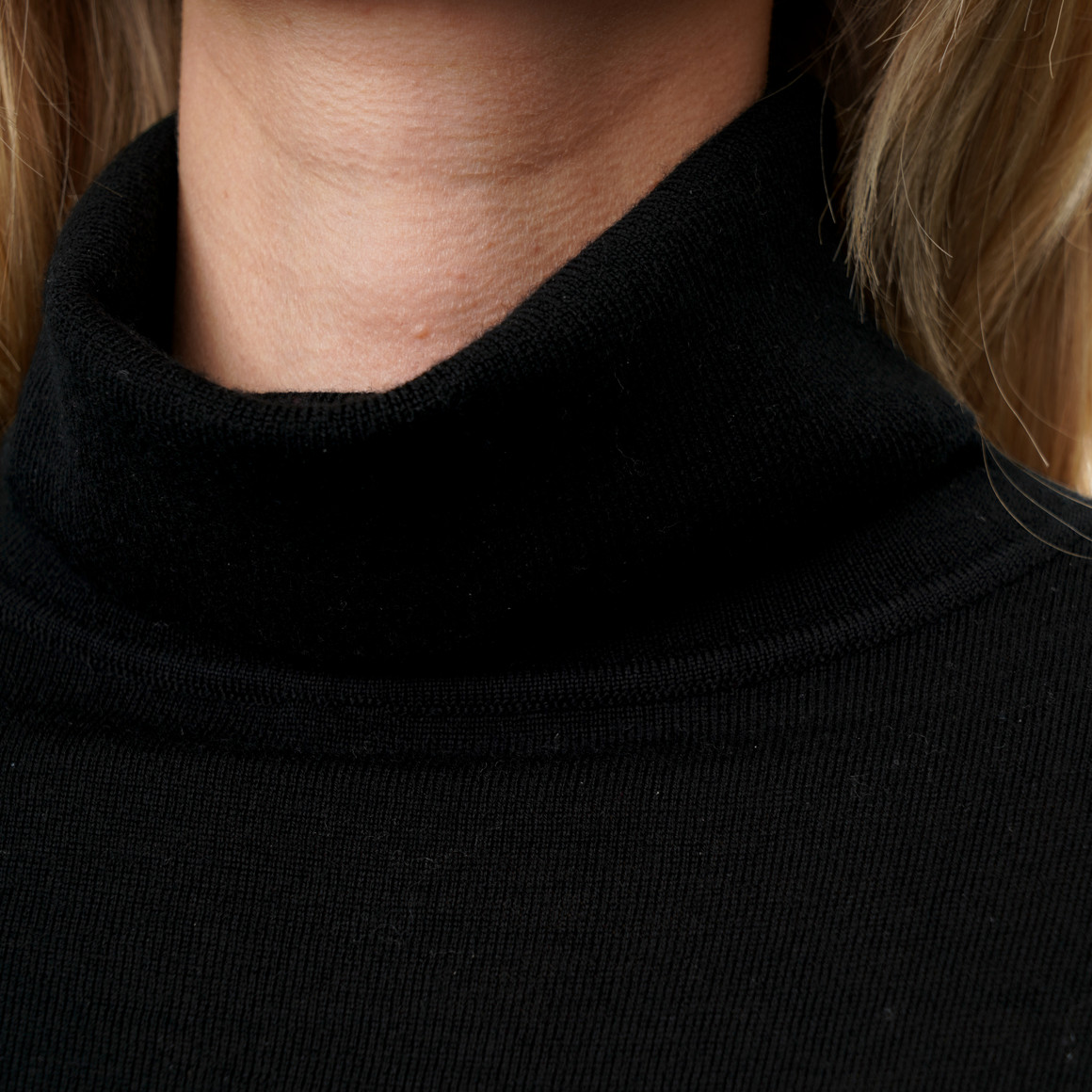 Damen Rollkragenpullover aus Feinstrick