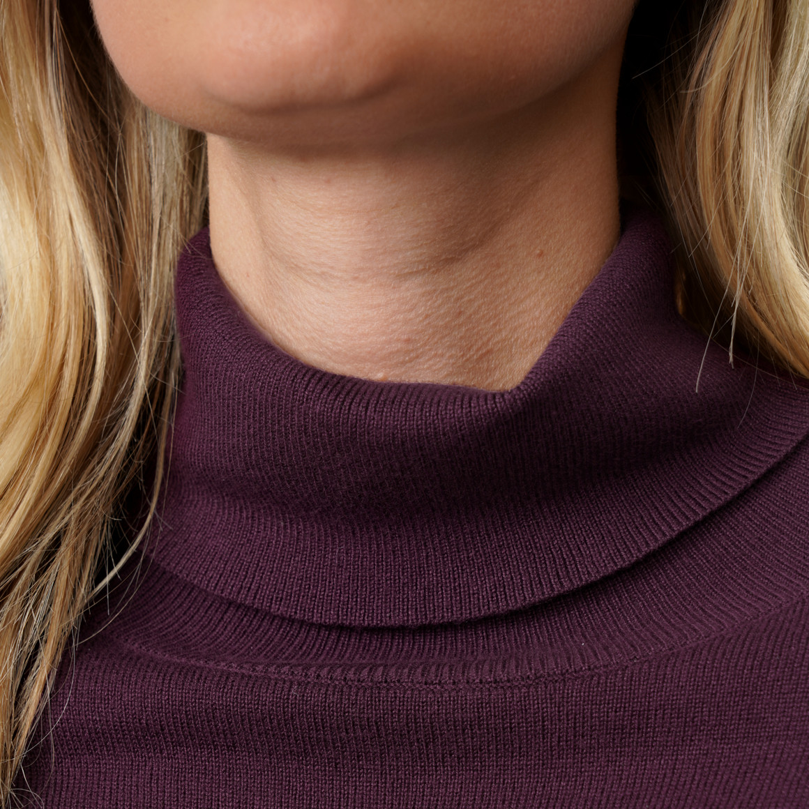 Damen Rollkragenpullover aus Feinstrick