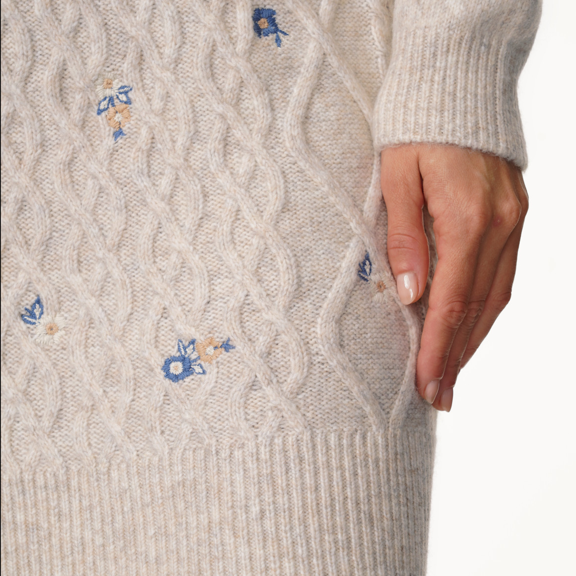 Damen Strickkleid mit Zopfmuster