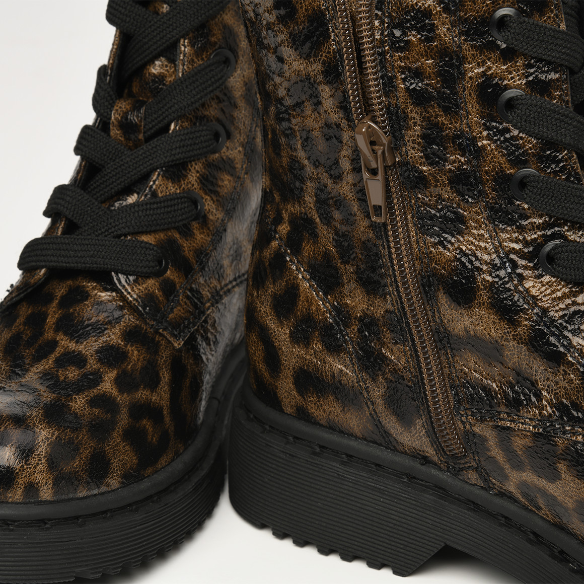 Mädchen Stiefeletten im Leo-Look