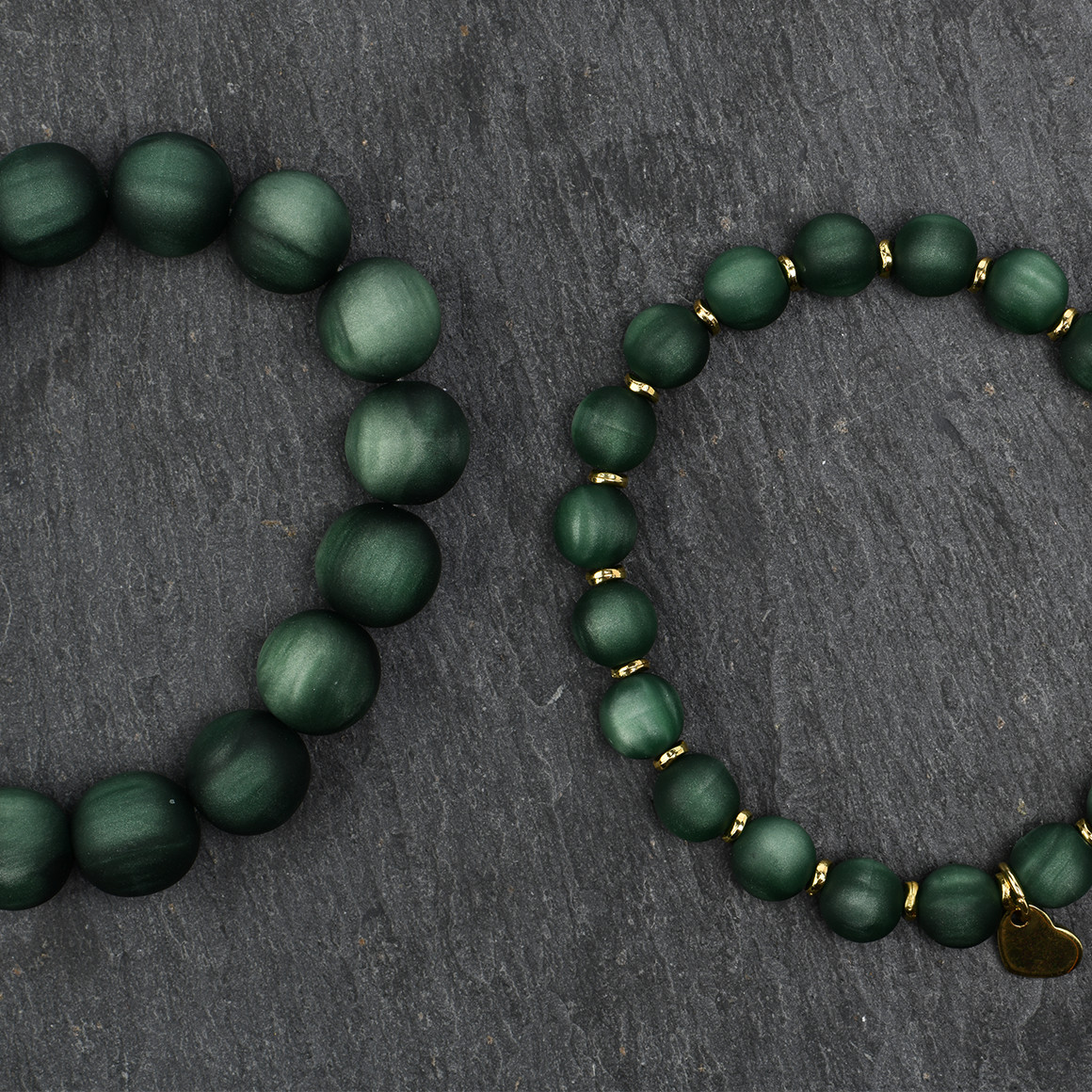 2 damesarmbanden met een matte afwerking