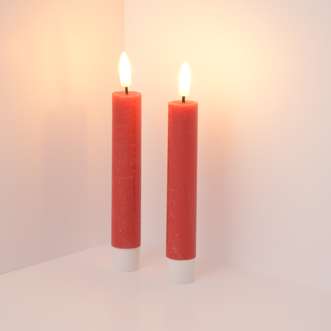 2 LED-Stabkerzen aus Wachs