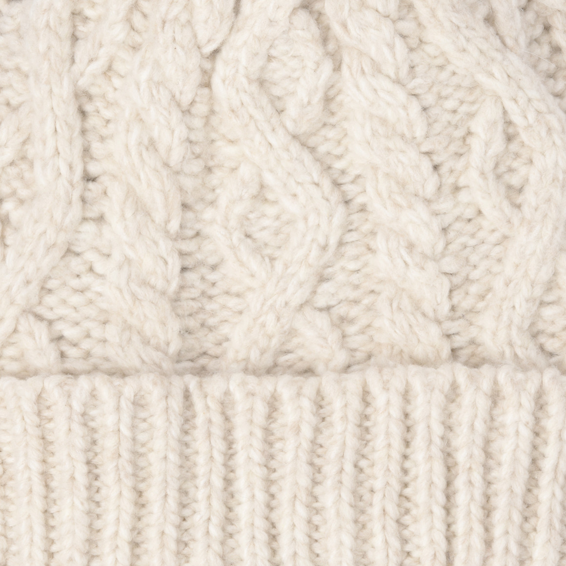 Damen Strickmütze mit Zopfmuster
