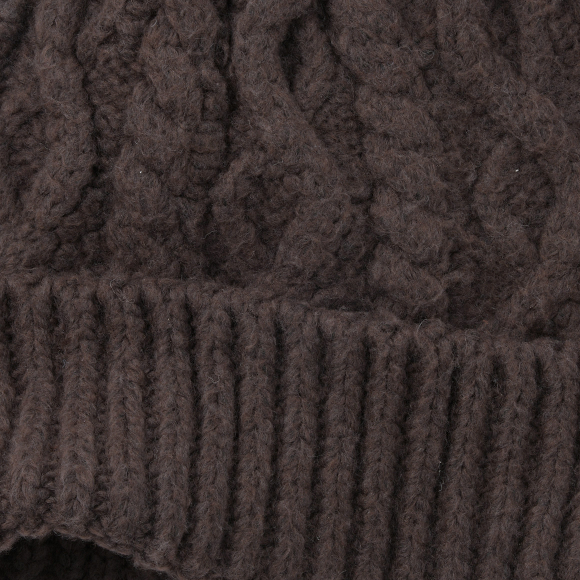 Damen Strickmütze mit Zopfmuster