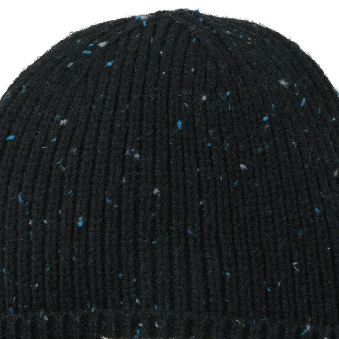 Jungen Strickmütze mit Noppengarn