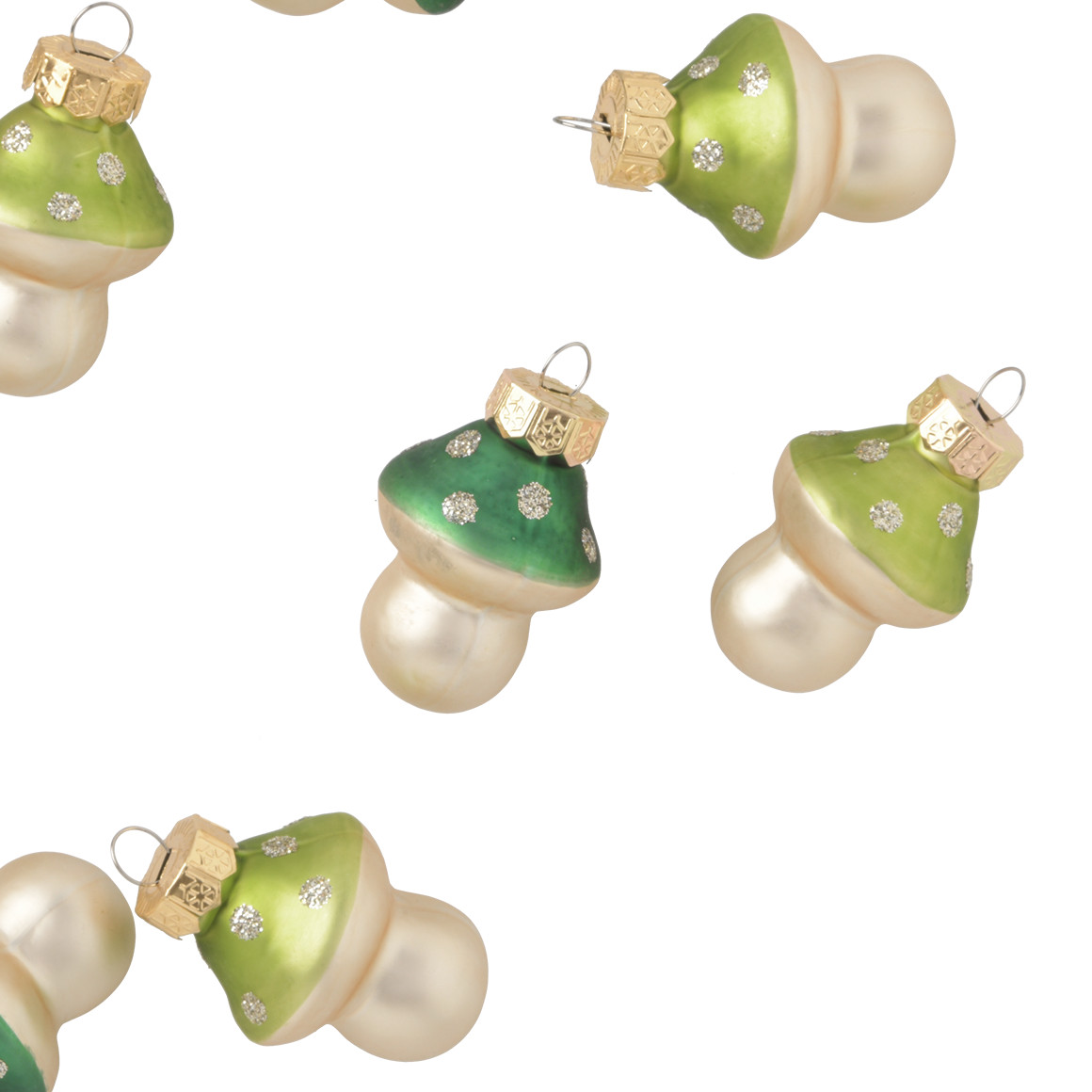 10 kleine Weihnachtskugeln im Pilz-Design