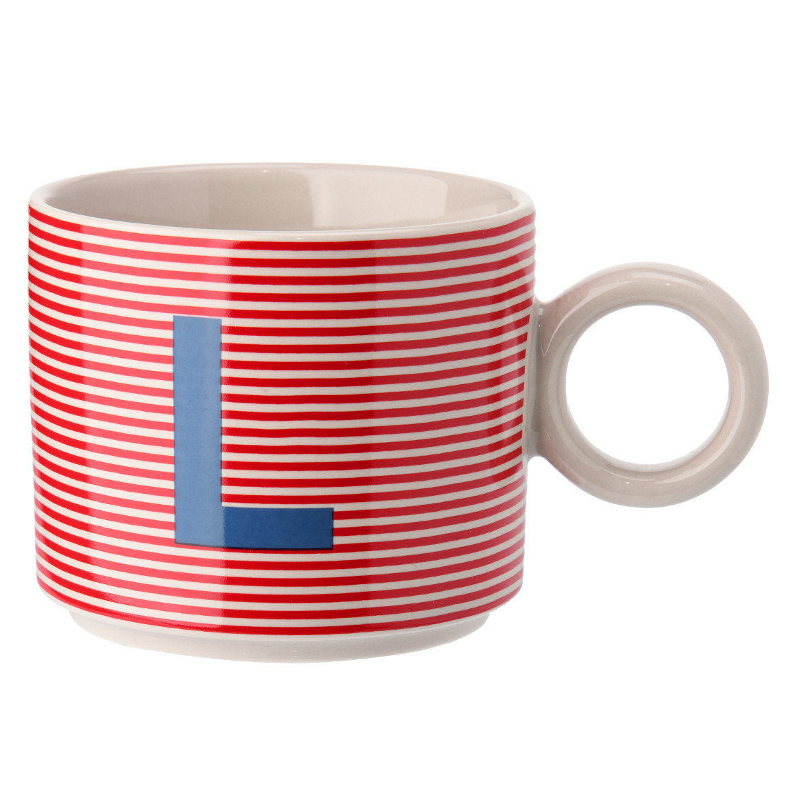 Tasse mit Buchstaben-Motiv