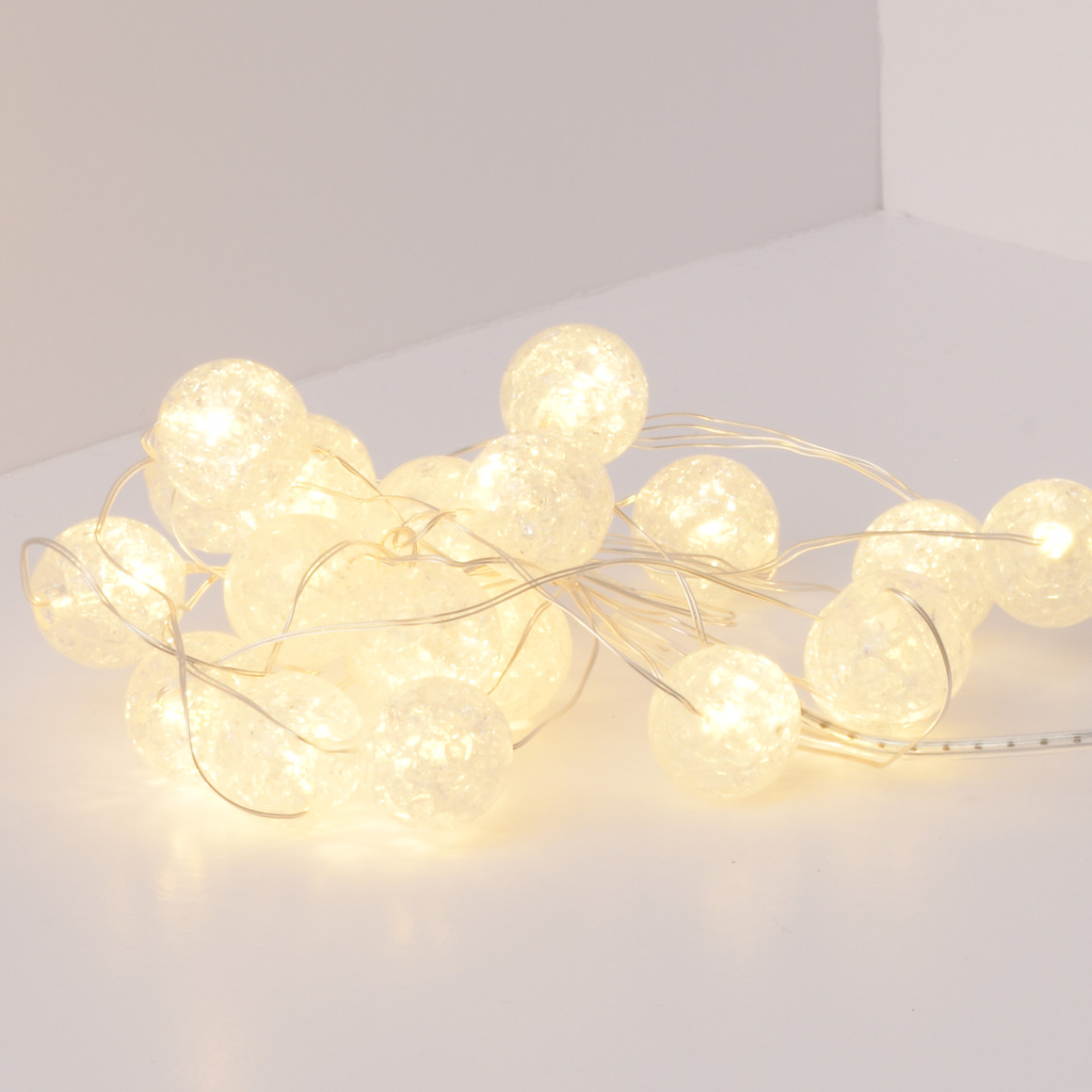 LED-Lichterkette mit Kugeln