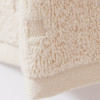 Duschtuch mit grafischer Struktur