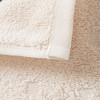 Handtuch mit grafischer Struktur
