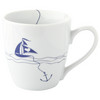 Tasse mit Segelboot-Print
