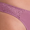 2 Damen Strings mit floraler Spitze