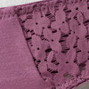 2 Damen Strings mit floraler Spitze