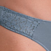 2 damesstrings met bloemenkant