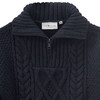 Jungen Strickpullover mit Zopf-Muster 