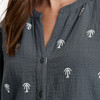 Damen Musselin-Bluse mit Palmen-Stickerei