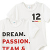 2 Baby Bodys im Fußball-Design