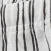 Babyshort van gestructureerd materiaal