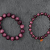 2 damesarmbanden met een matte afwerking