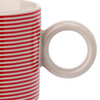 Tasse mit Buchstaben-Motiv