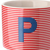 Tasse mit Buchstaben-Motiv