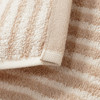 Handtuch mit Streifenmuster