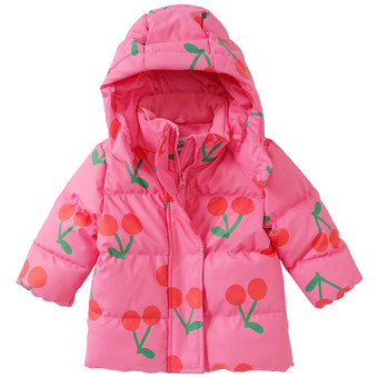 Baby-donsjasje met kersen