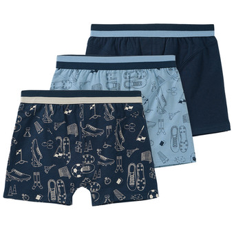 3 Jungen Boxer mit Fußball-Motiven