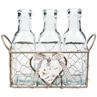 Drahtkorb mit 3 Glasvasen