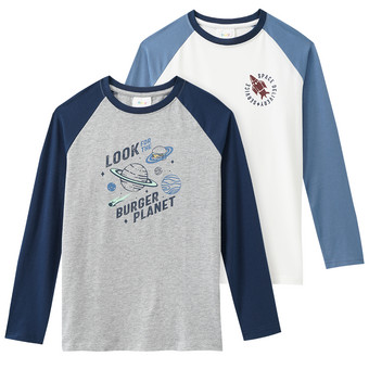 2 Jungen Langarmshirts mit Raglanärmeln